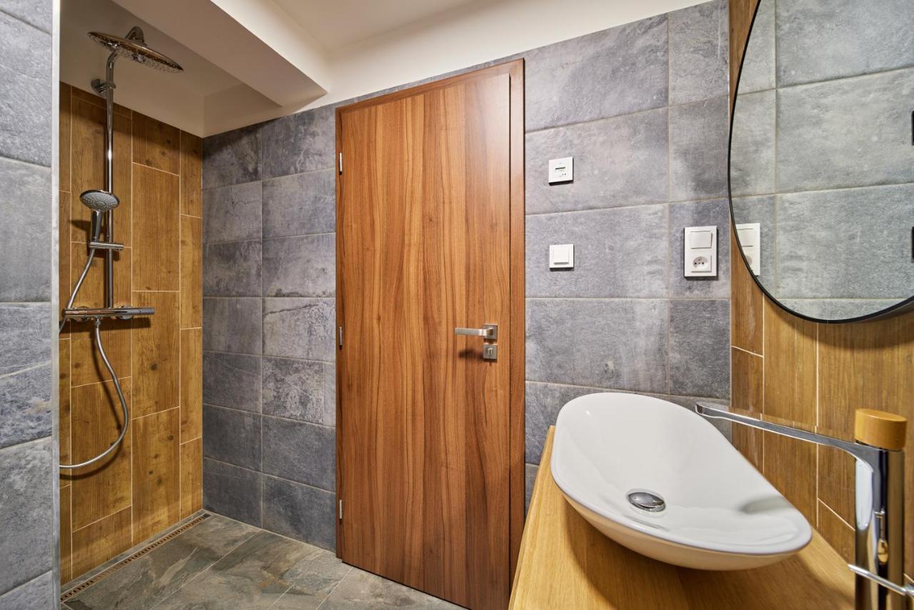 Vlci Stopa Apartments Пец под Снежко Екстериор снимка