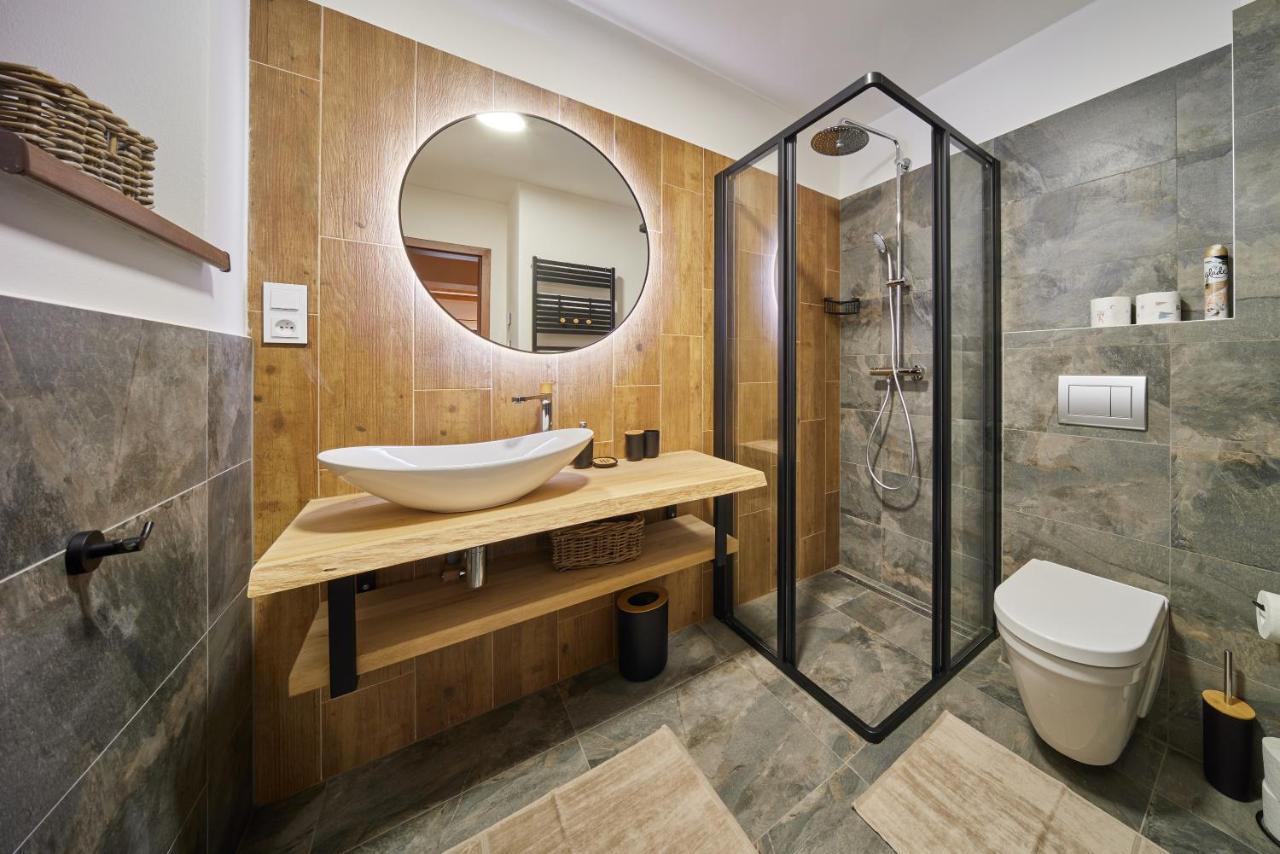 Vlci Stopa Apartments Пец под Снежко Екстериор снимка